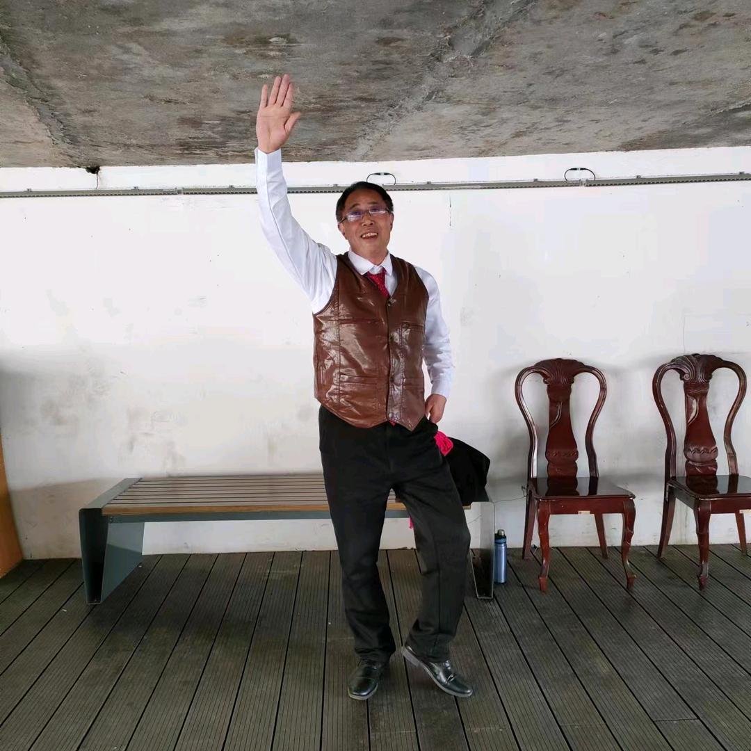 飞翔搬砖舞者68年🐒