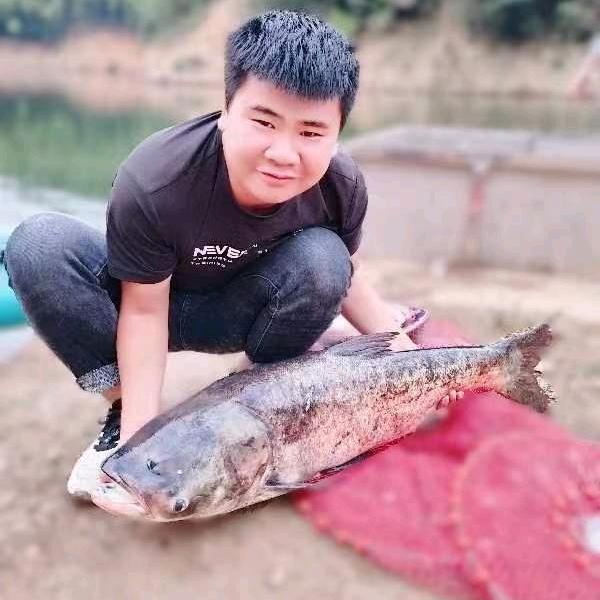 爆护哥钓鱼🎣