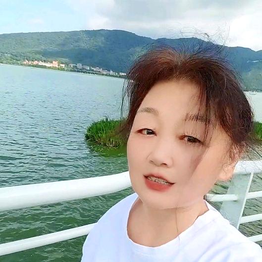 阿芳