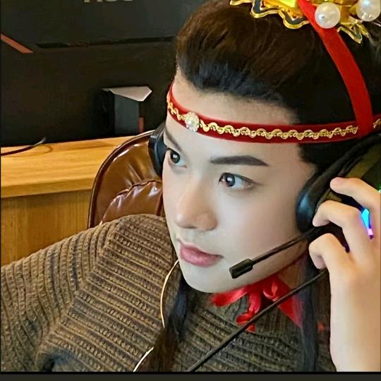 笨蛋总是流眼泪