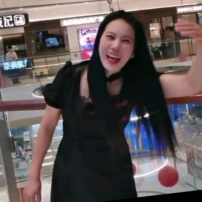 开开心心，12点半开播