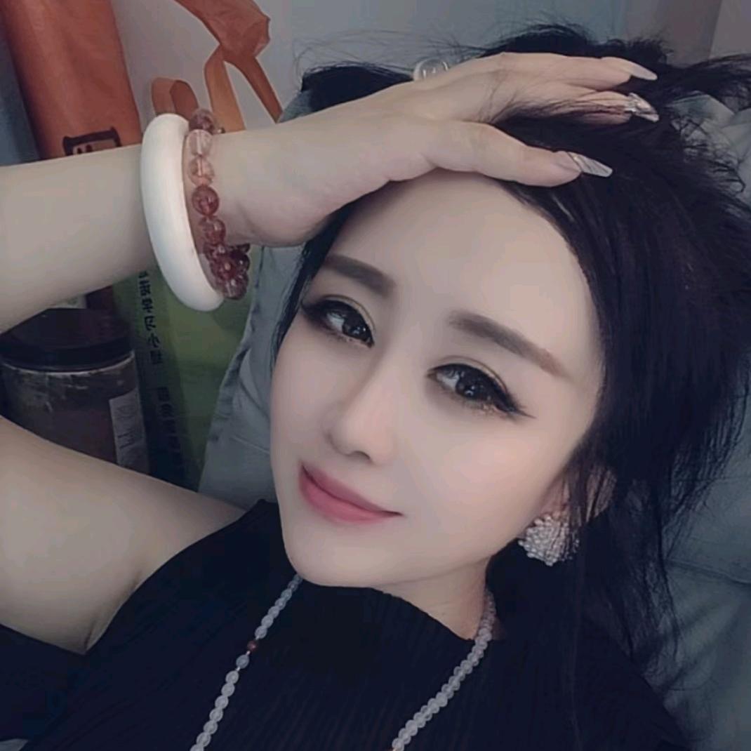一慕假发定制  郑佩妮