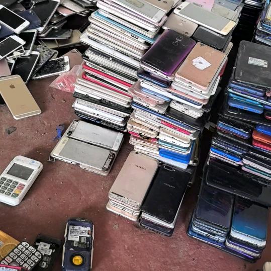 彩钢瓦喷漆高价回收旧手机旧电脑