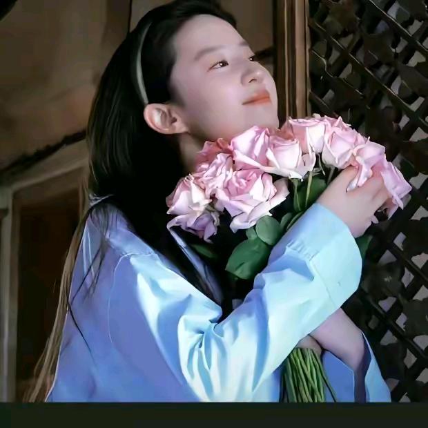 小燕儿🌈(´•ω•`๑)''''