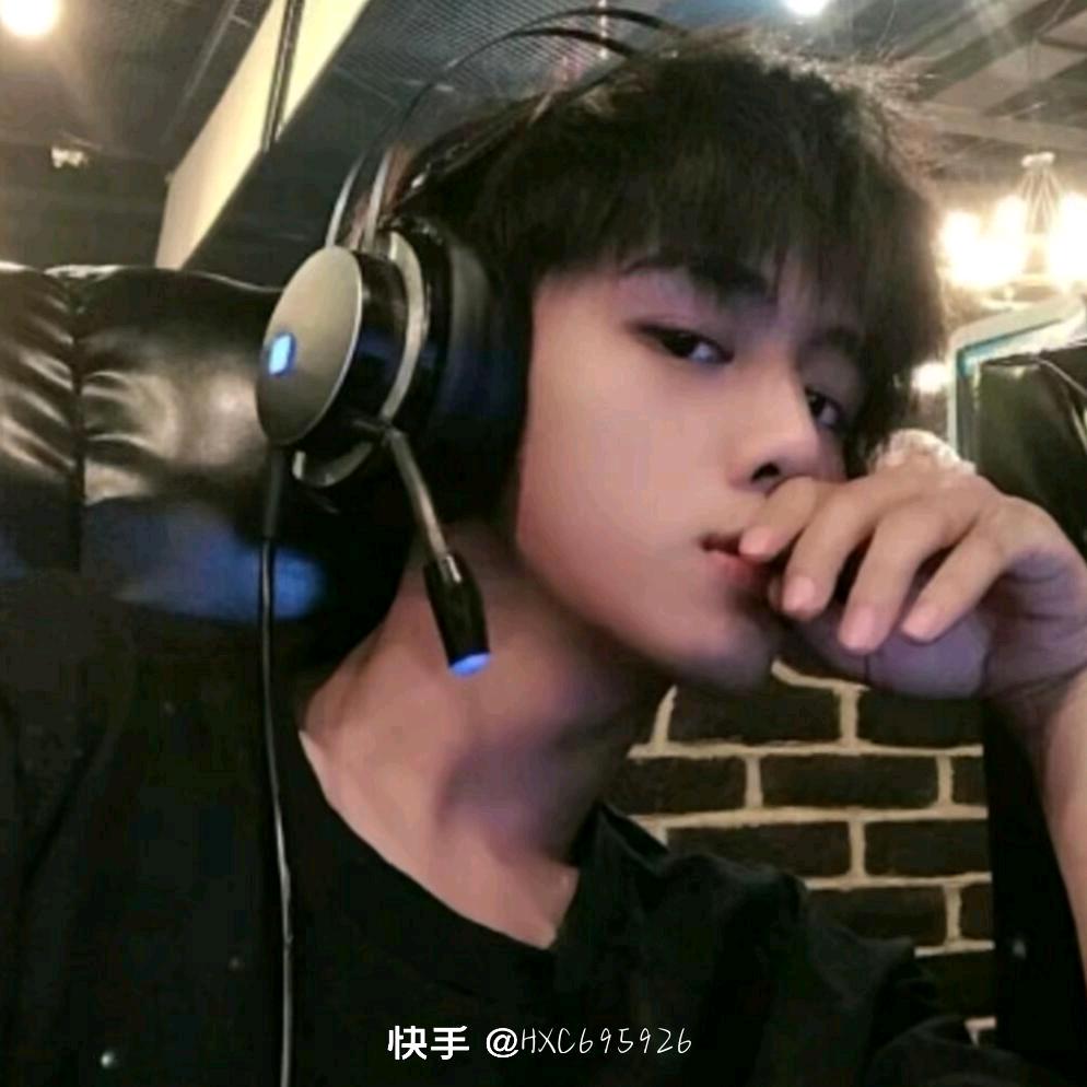 小螃蟹未来的小男银