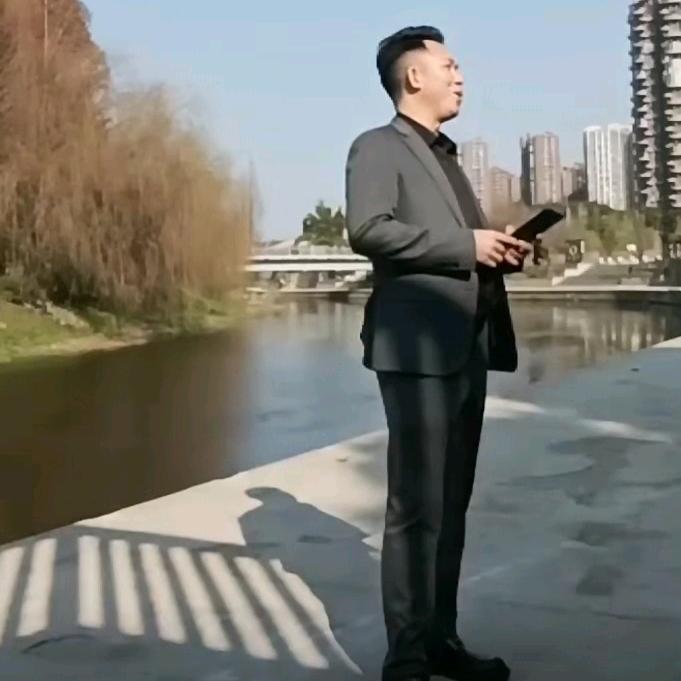 隔壁龙哥