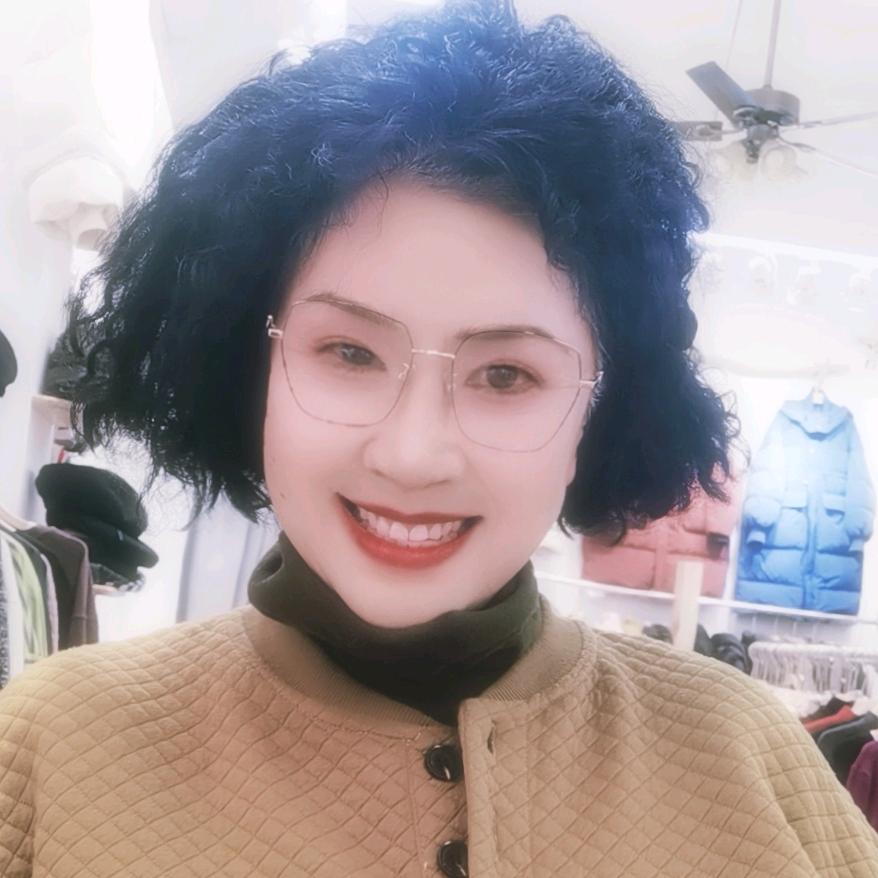 小华姐。