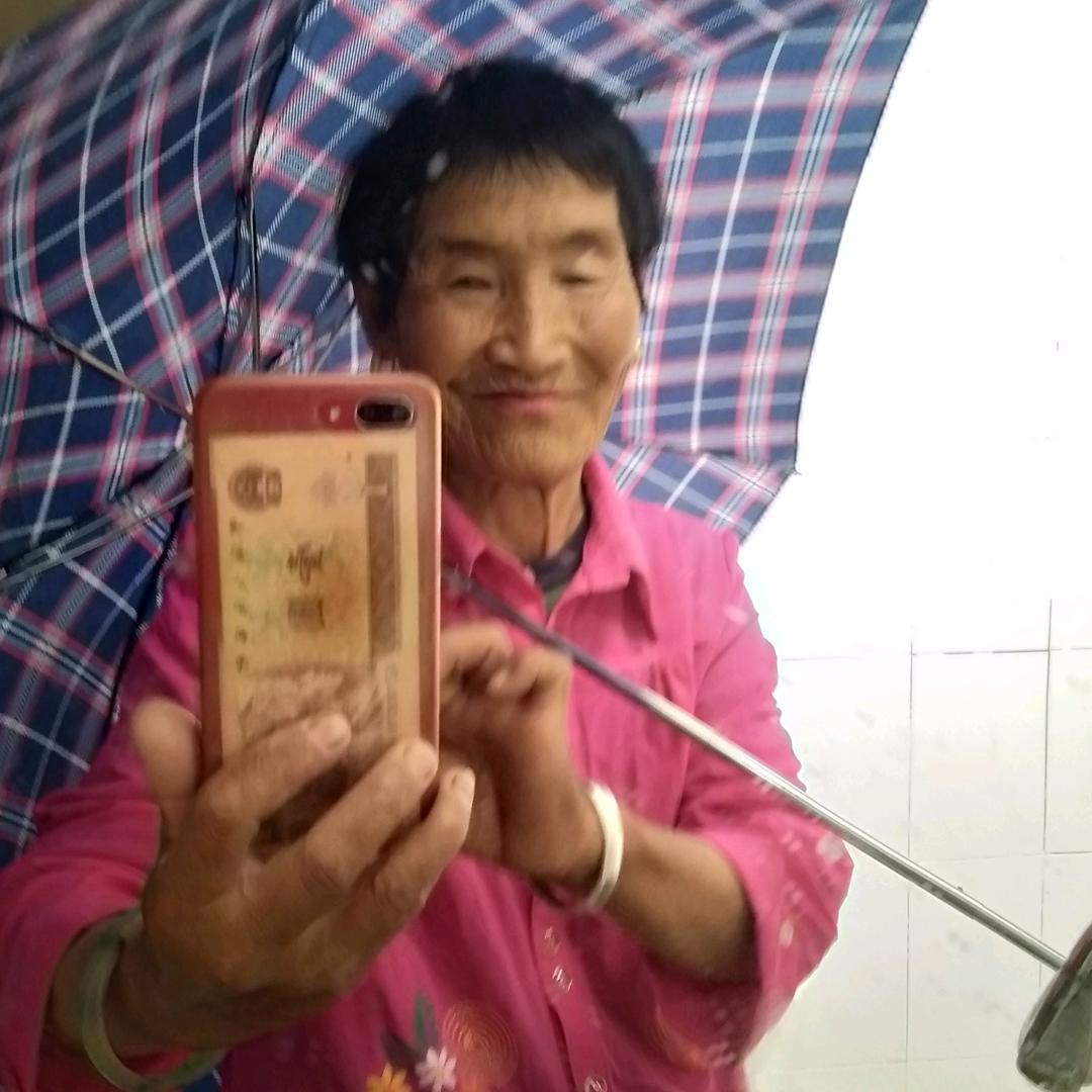 勤劳的奶奶