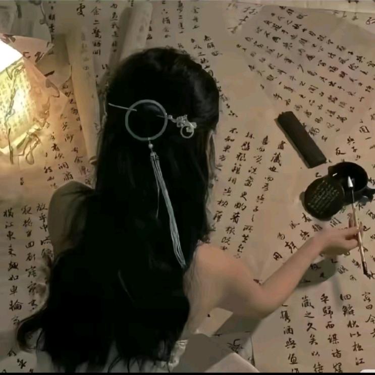 小困鱼👾。阿菜菜菜：有闺蜜