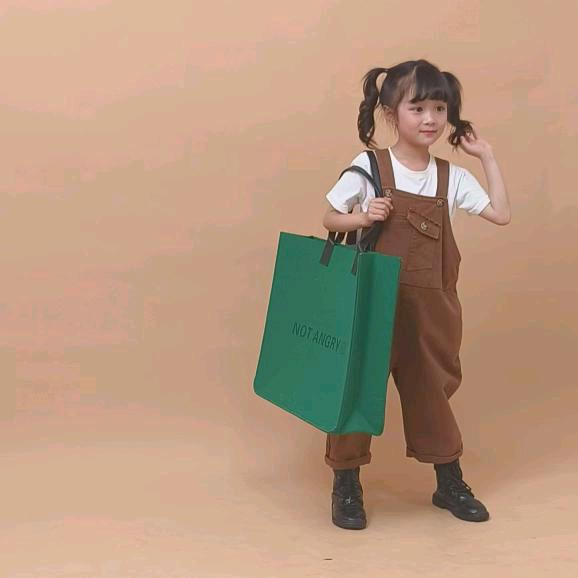 孟哥独来独往