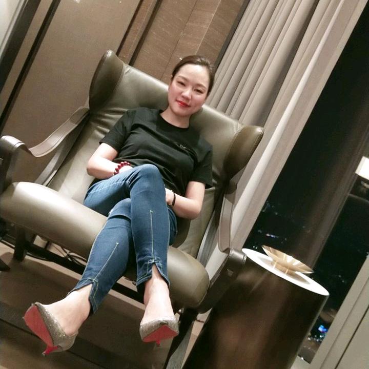 娟儿扬手鼓