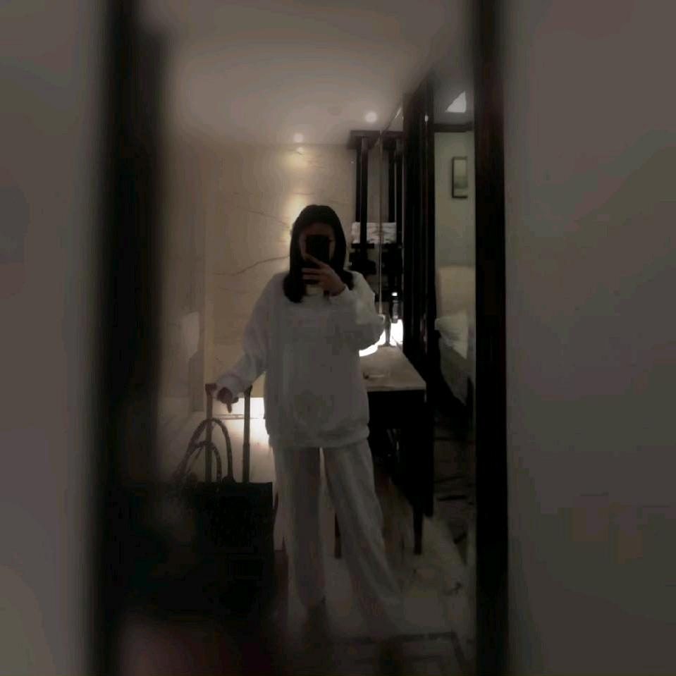 好一个闭月羞花沉鱼落雁的绝世美人儿