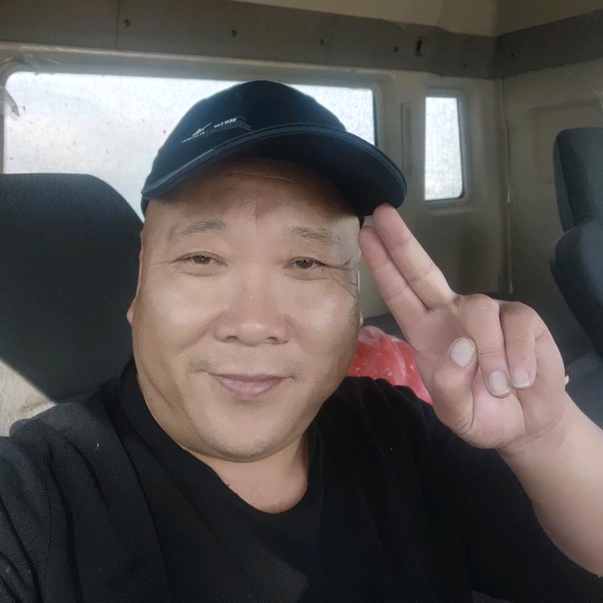 开心小帅哥
