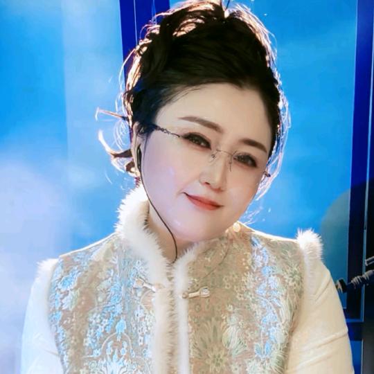 水静莲香