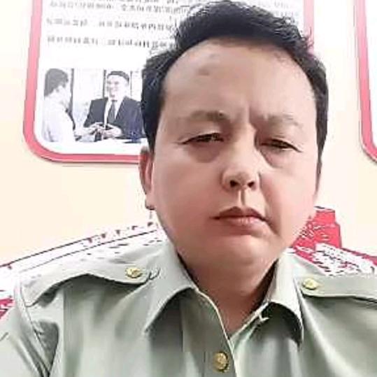 战旗亮剑教育特色班（黄校长）