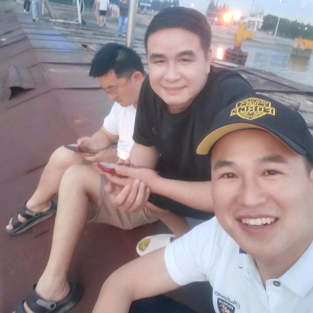 小龙龙哥