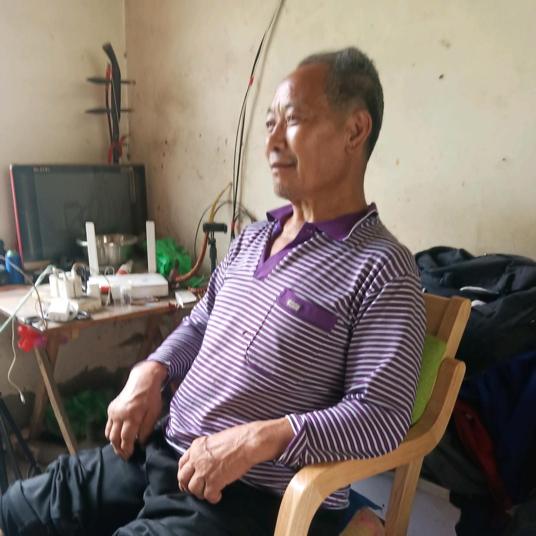 聊天，唱歌，王