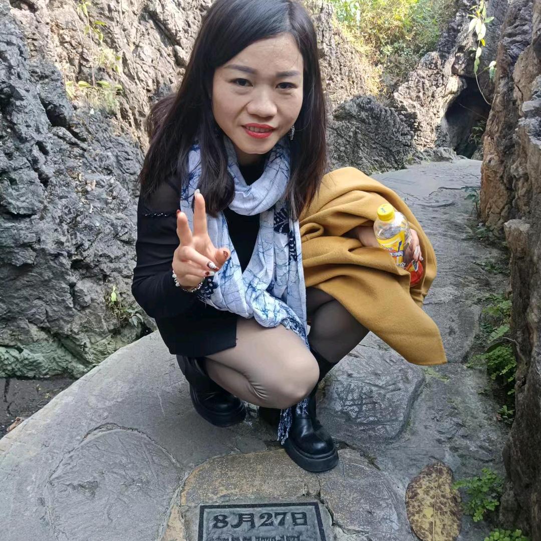 逆光下的微笑😊