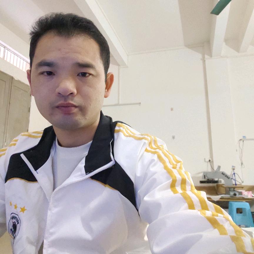 六月宇  电商人