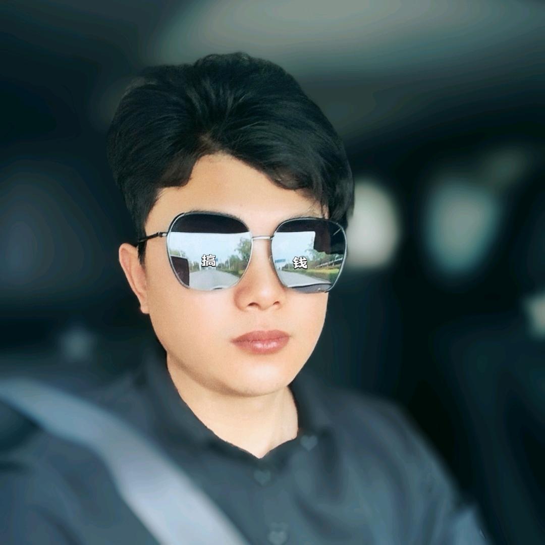 M-阿远 ，闲养边牧