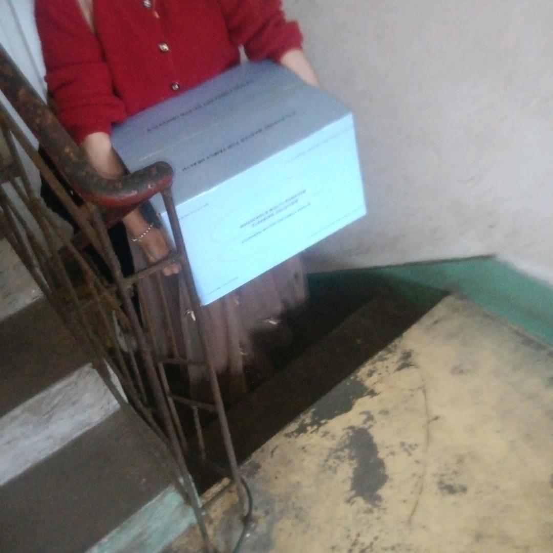 六个孩子的宝妈卖多功能清洁器