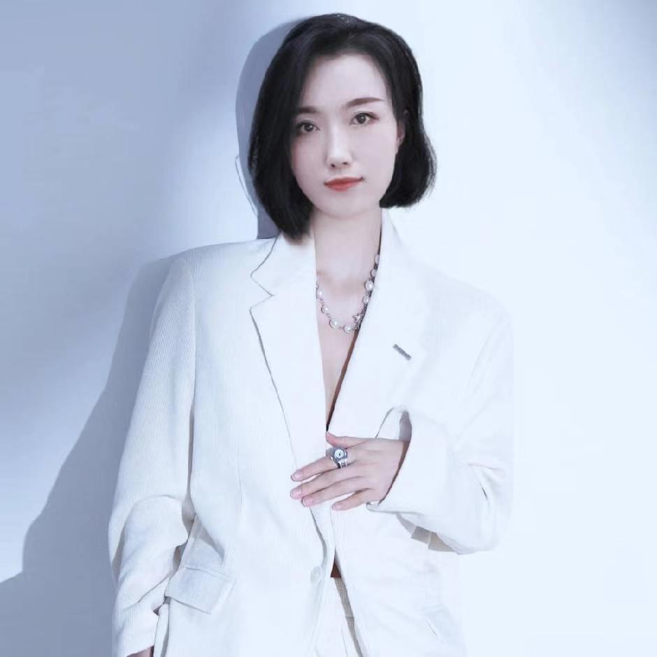 《晨阁银楼》Carina