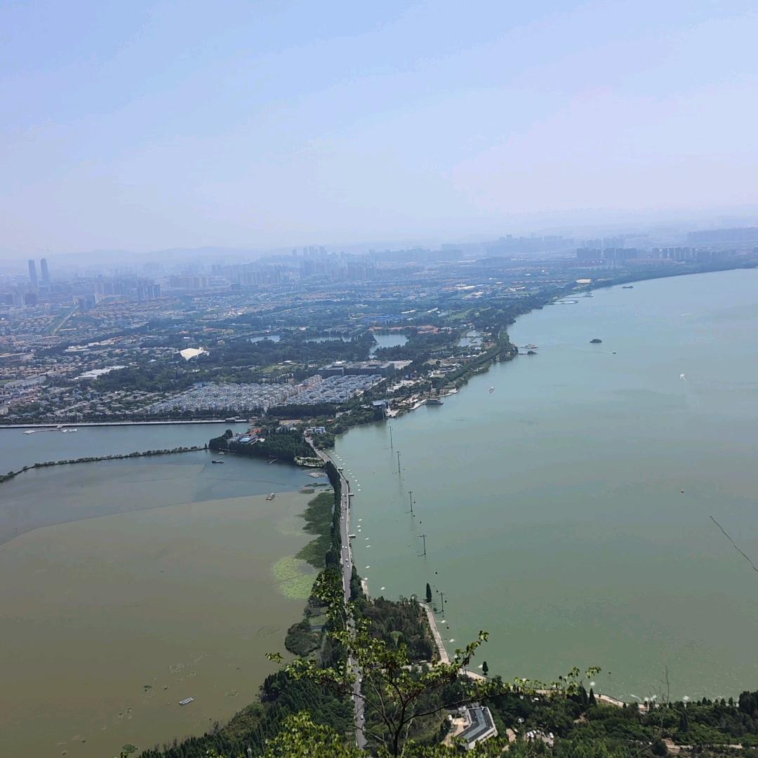 轻舟已过万重山