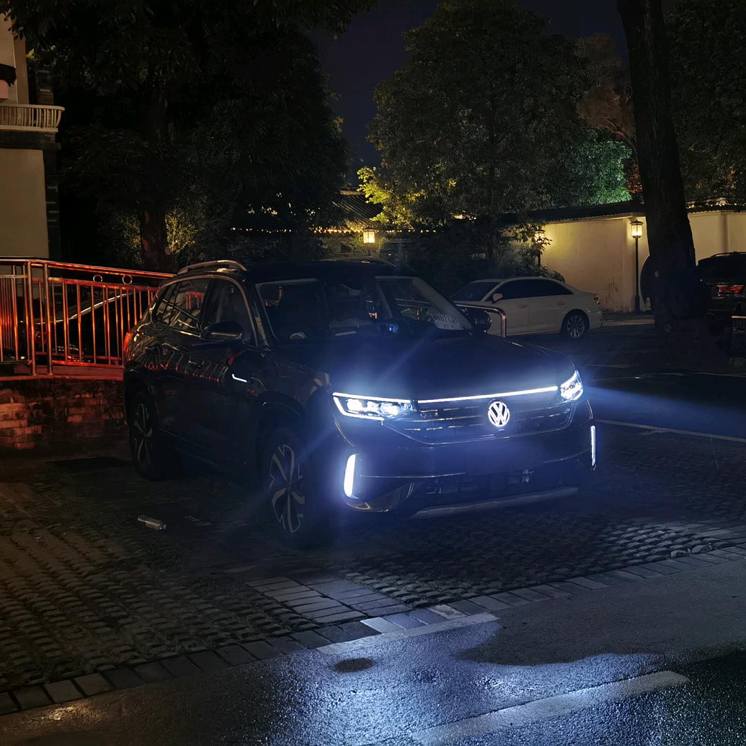 卢克斯潮玩空间-AI课程