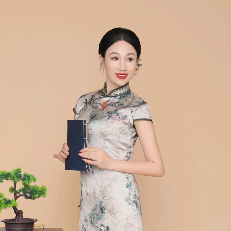 蝶舞形体模特