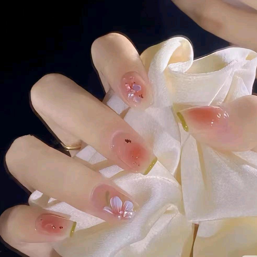 笑笑轻奢手工穿戴甲NailArt