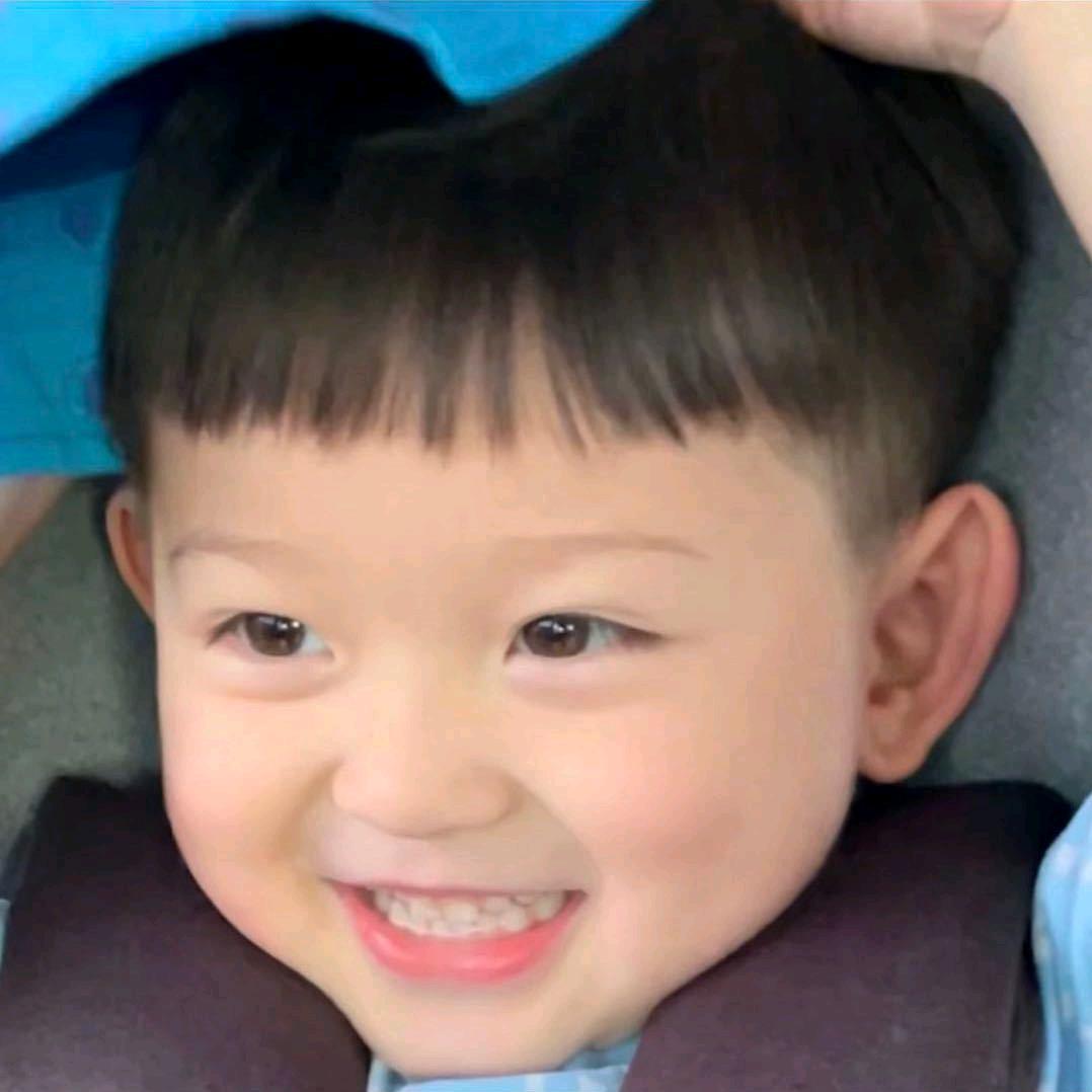 子小小
