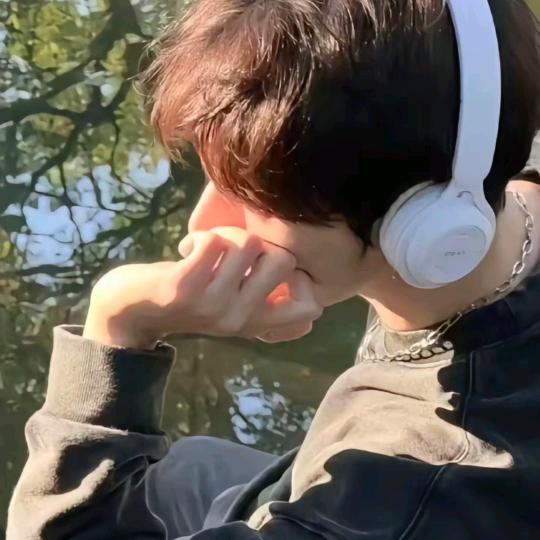 ღꦿꦿ᭄蝴蝶🦋꧔ ꦿ᭄℘