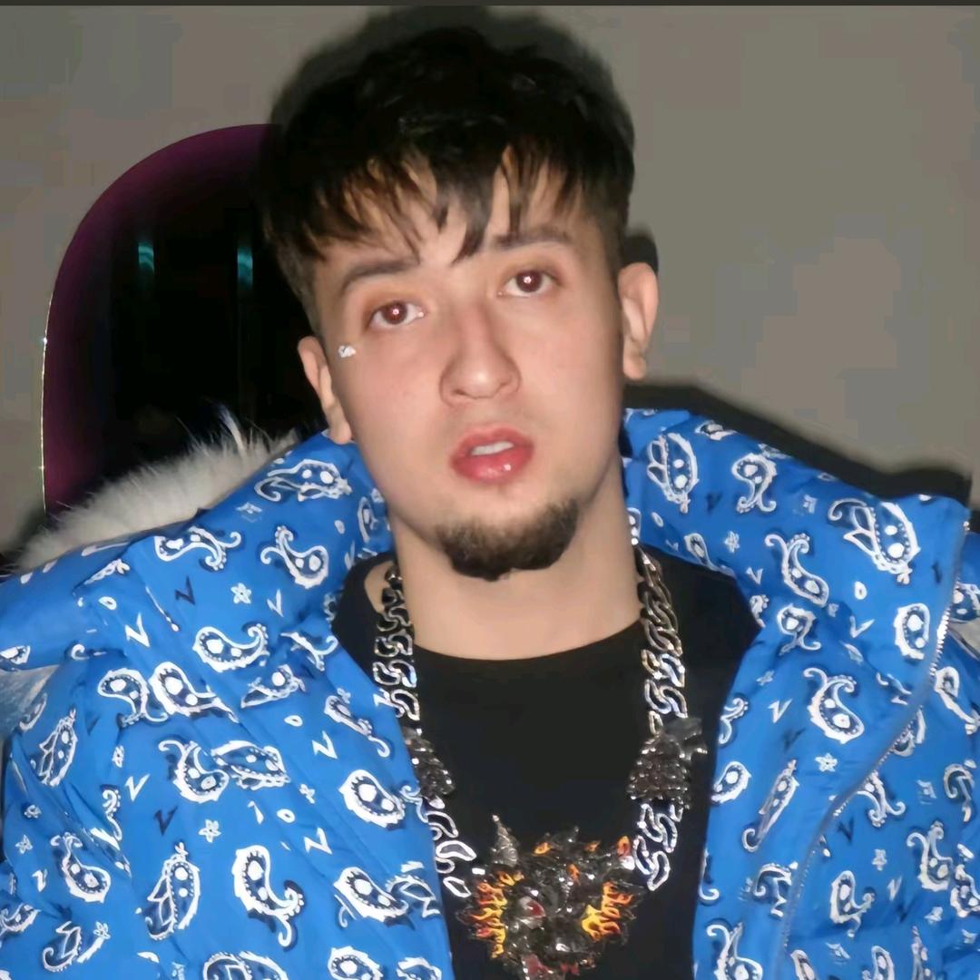 ￥.