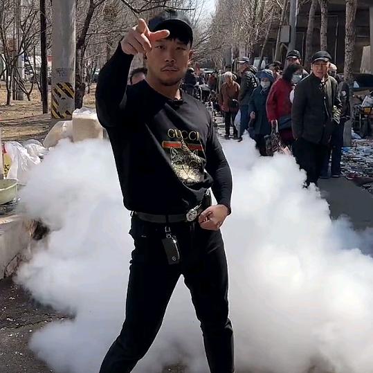 老钢爱转甲（钢钢博士）