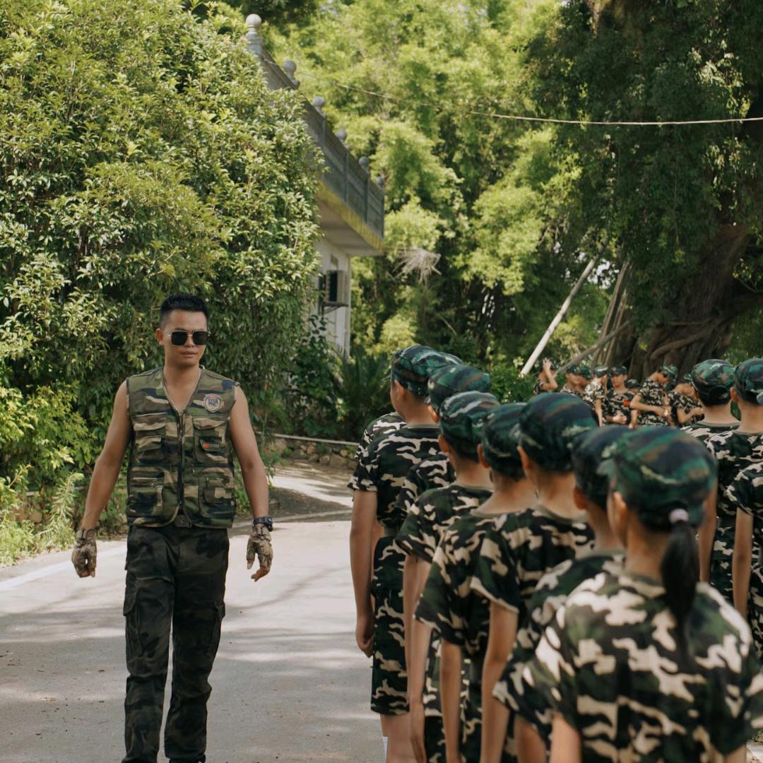 信丰战狼军事夏令营