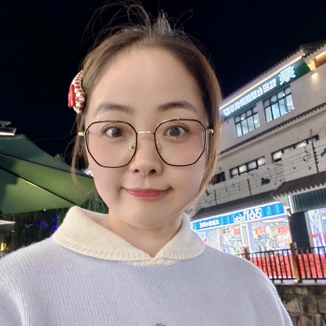 雅鹿鹿河店陈丹芳