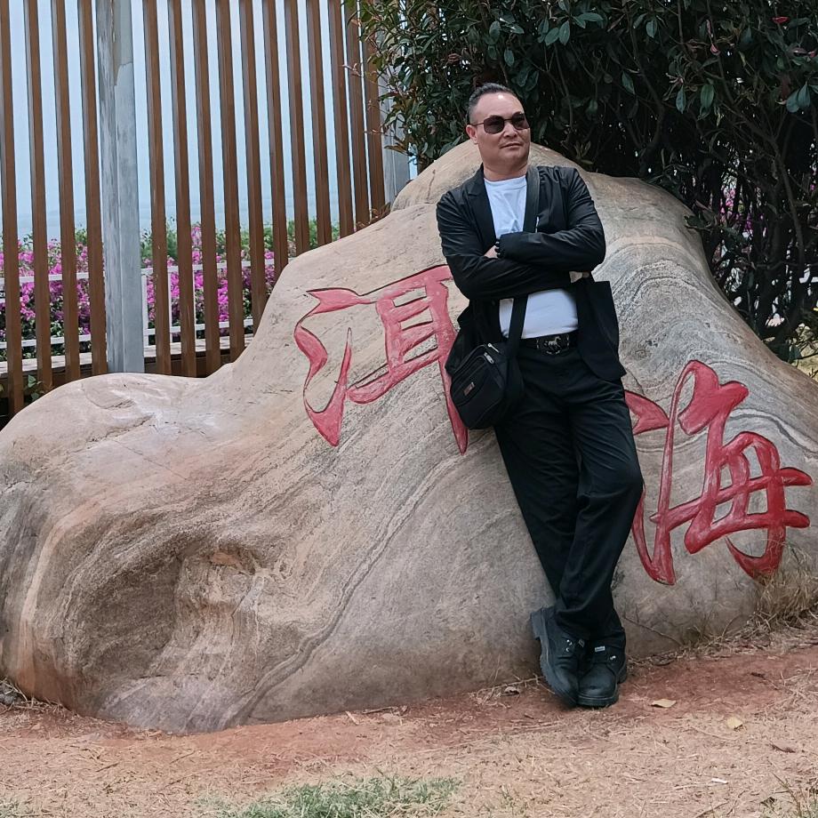 恭喜您！万事兴龍...龍叔！