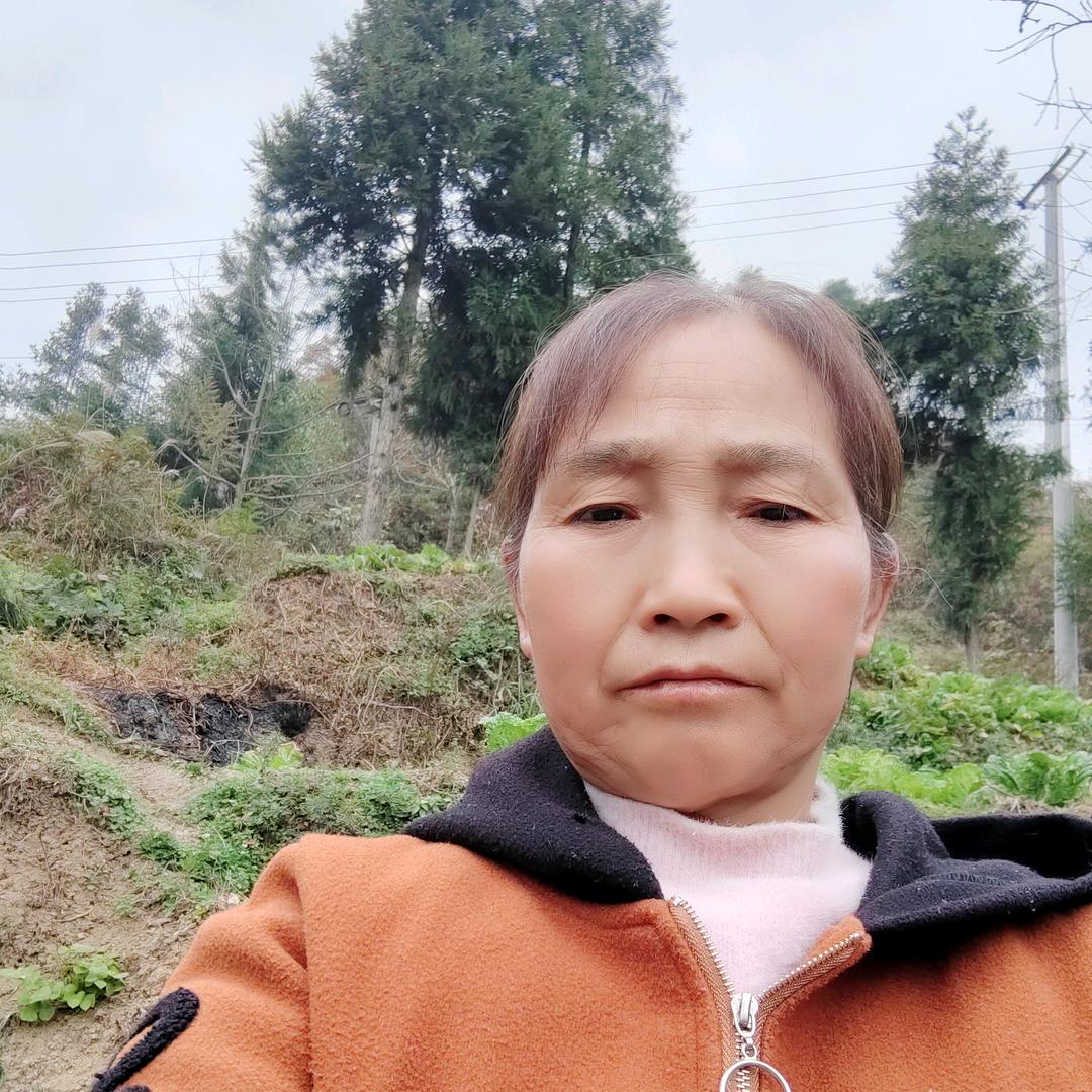 罗妹，晚上八点十分开播