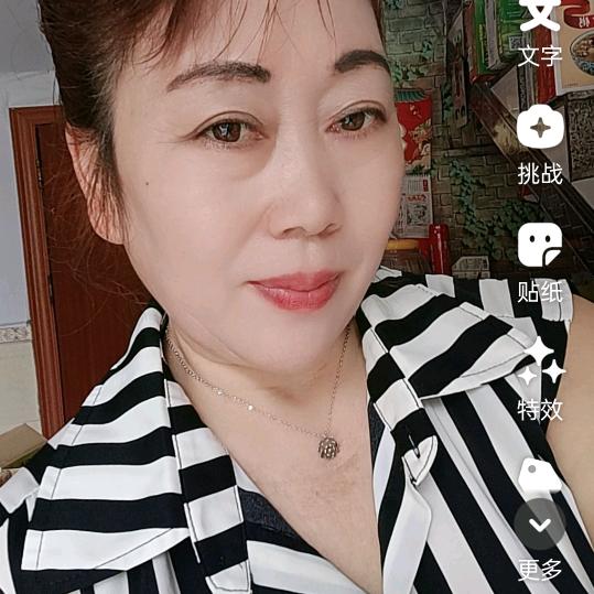 天天开心(晚上7点唱歌🎤主播)