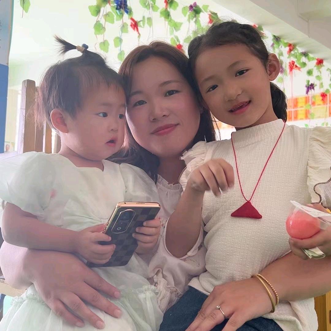 铮儿妈妈（贵州姑娘）