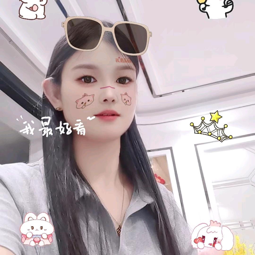 小团子。