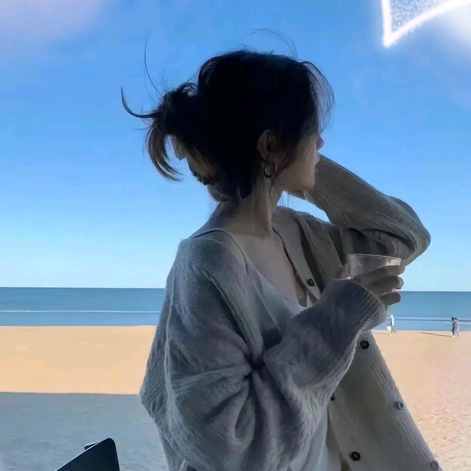 是莲琪吖