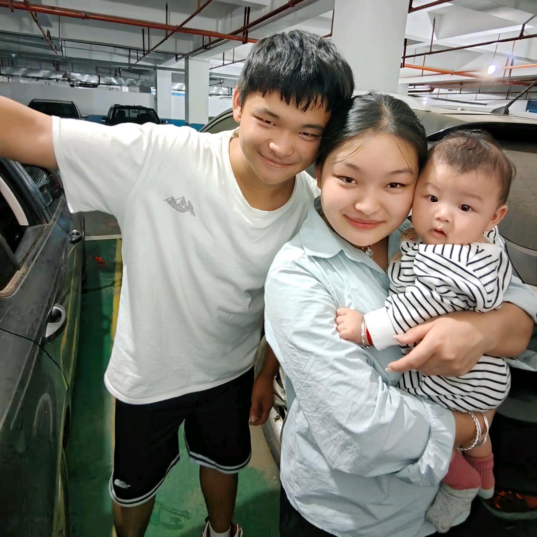 (❁思 喆 伊 宸❁)