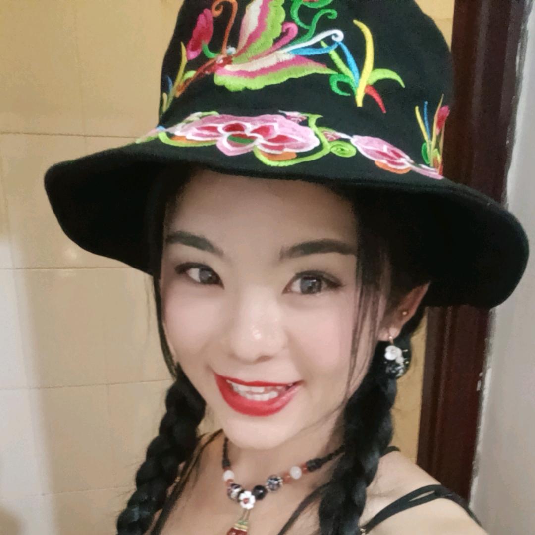 彝族小阿妹🌴💃