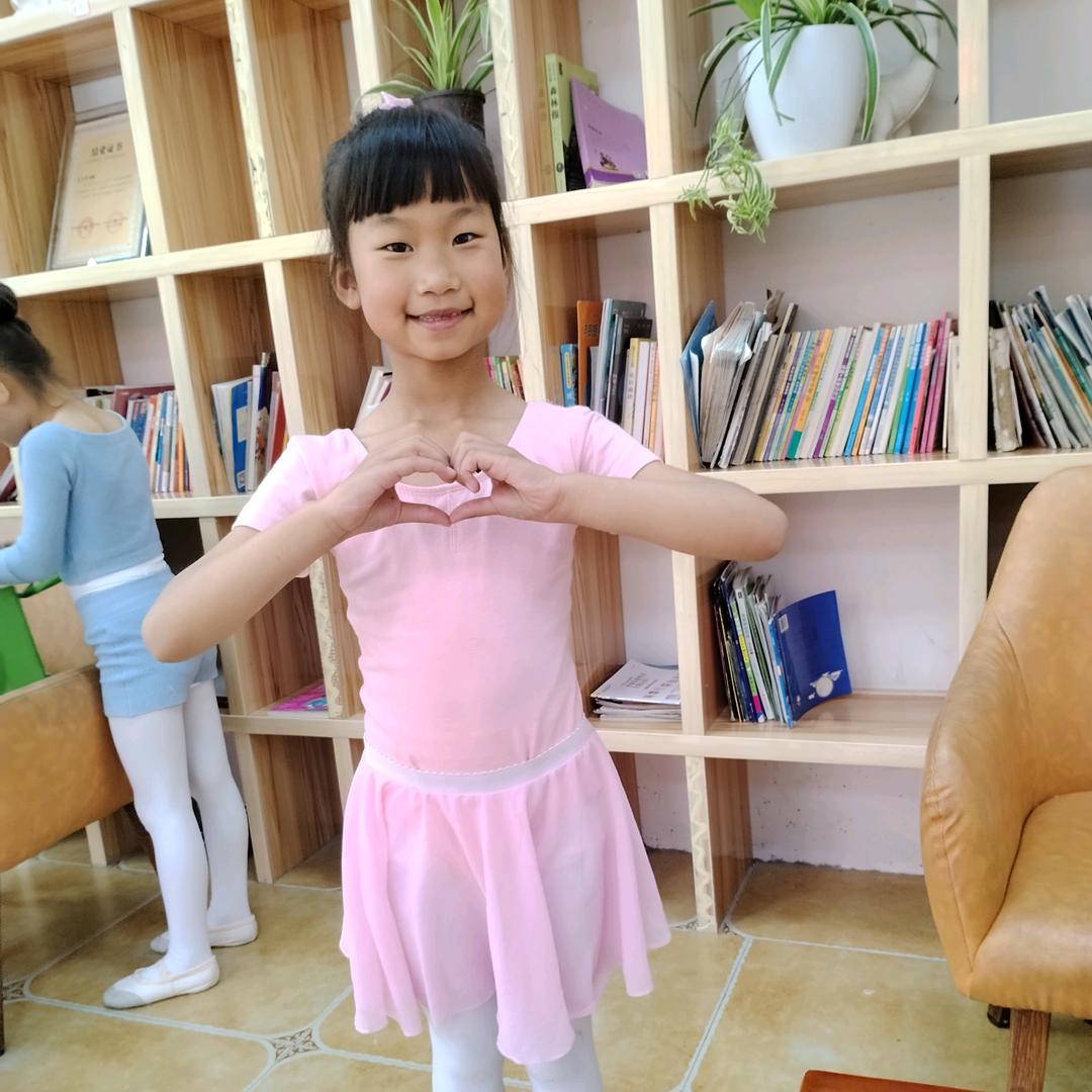 爱跳舞的张果儿