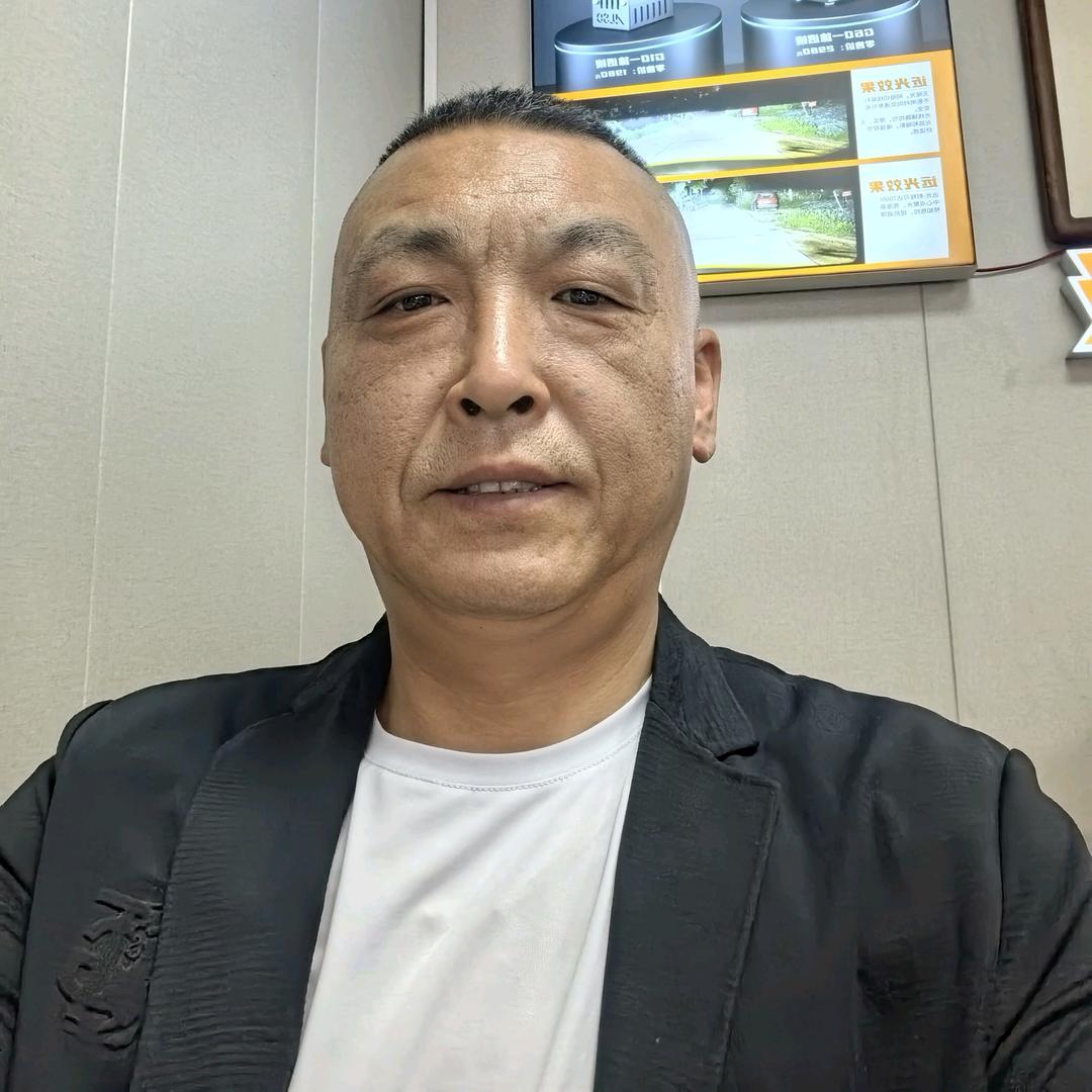 包头海清车改阿拉神灯车灯升级记录仪贴膜