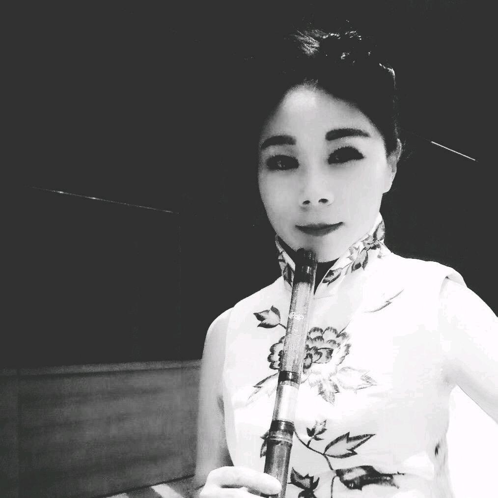 张震