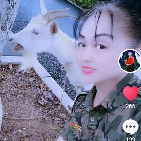 重庆女强人快乐草
