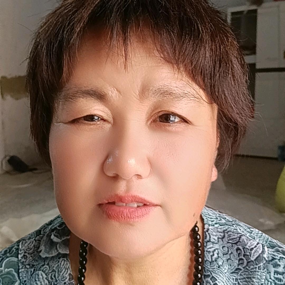 诗宇奶奶头像