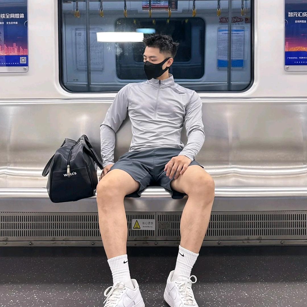 元素¹⁸ₓ（成都spa男技师）